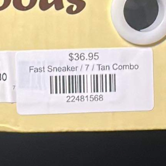 Cute boutique tennis shoe⭐️! - Picture 4 of 4